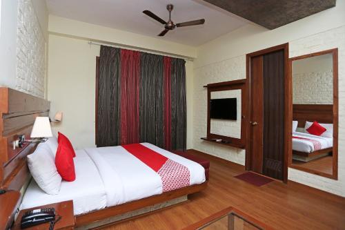 Газиабад: OYO 13602 Hotel The Town House