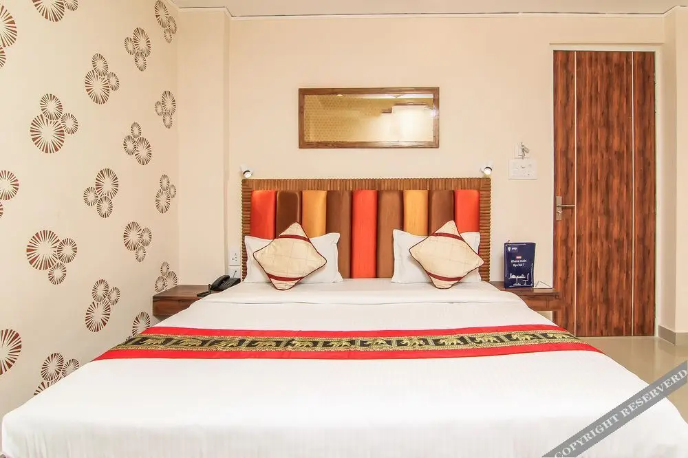 Лакхнау: OYO 4975 Hotel Buddha Residency