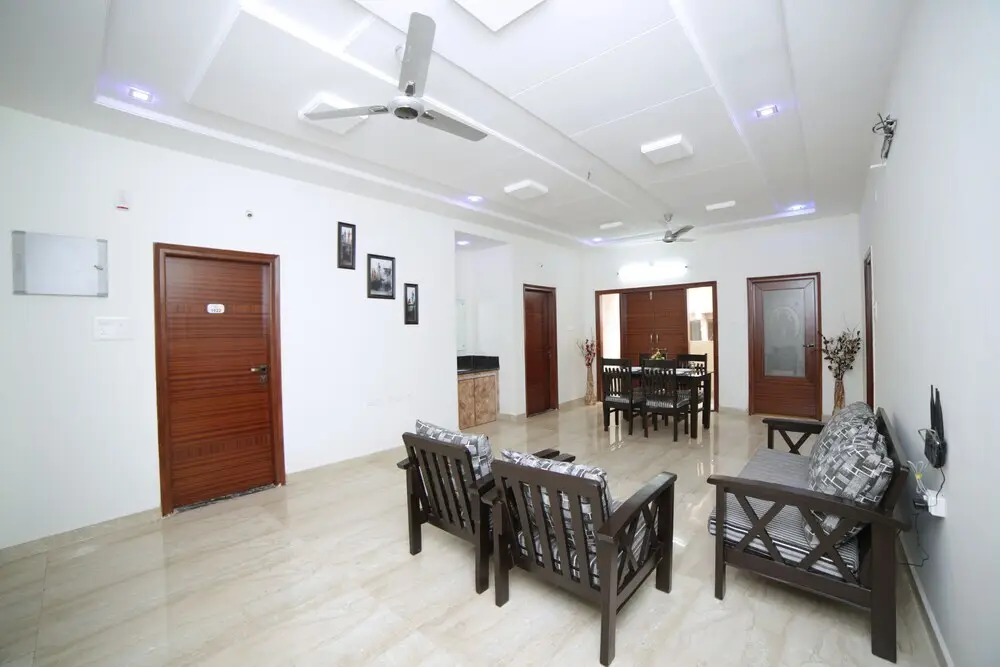 Хидерабад: Hallmark Inn @ Kukatpally