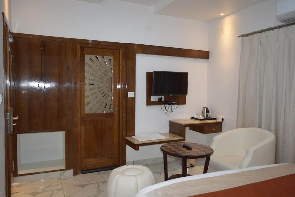 Майсур: OYO 8320 Hotel Lok Sagar