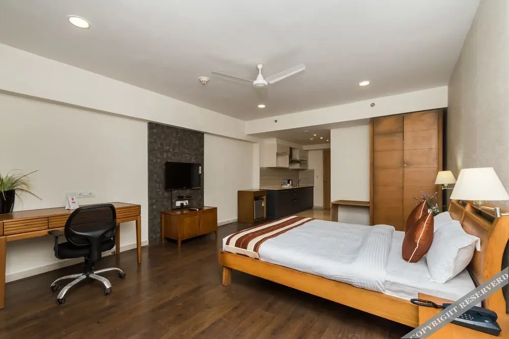Колката: Capital O 10212 Hotel West Willows Xanadu