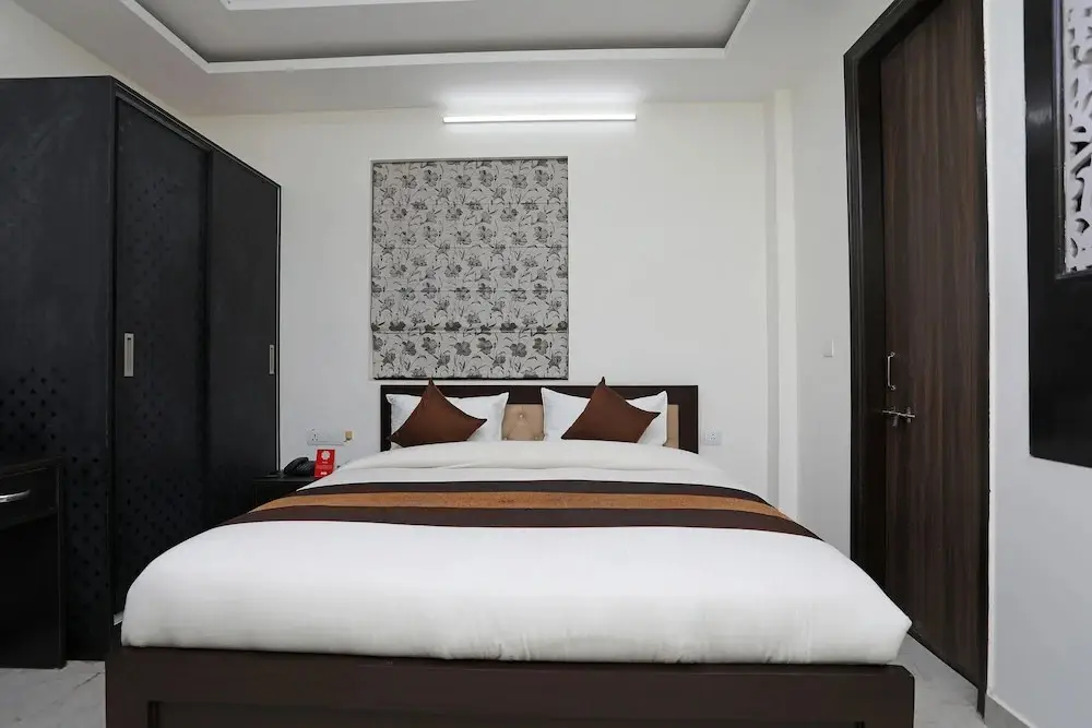 Гуруграм: OYO 10581 DLF Phase 3