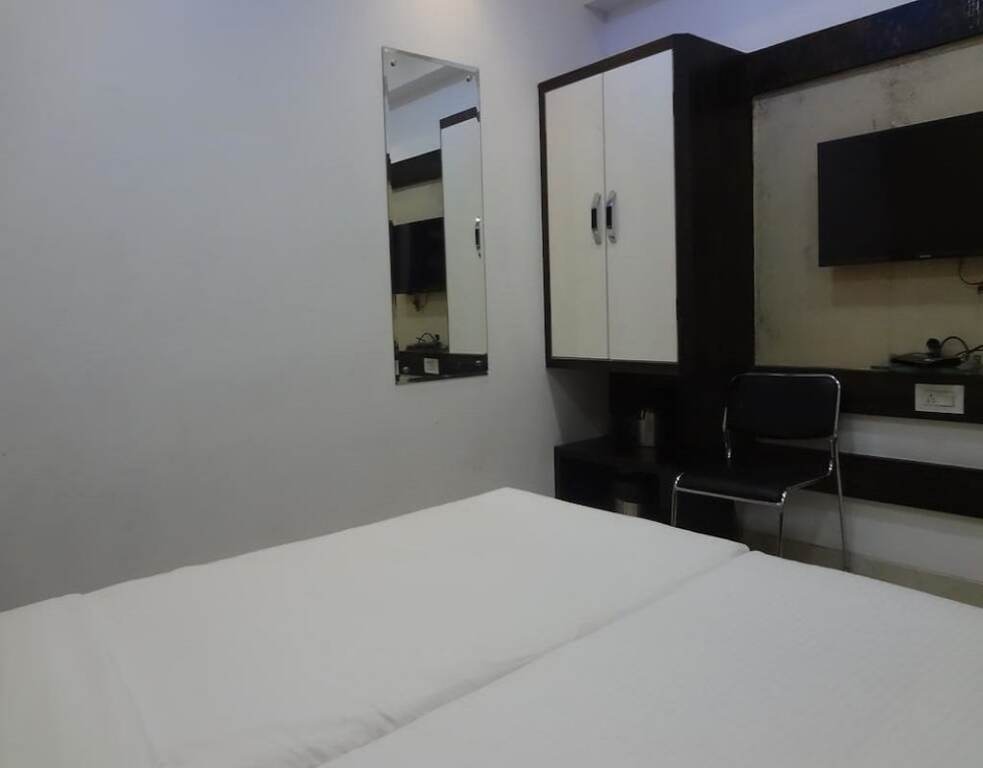 Мумбаи: Room Maangta 136 @ CST
