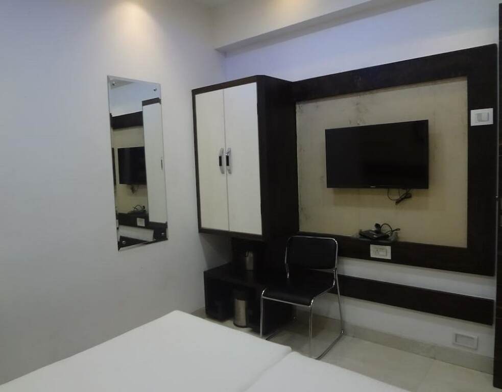 Мумбаи: Room Maangta 136 @ CST