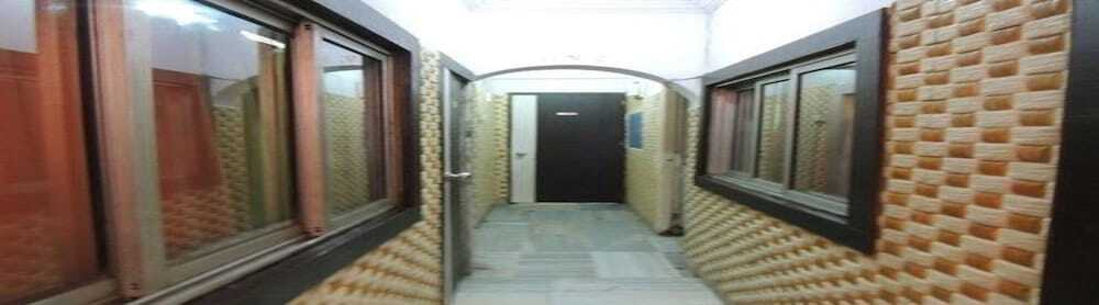 Мумбаи: Room Maangta 111 @ Andheri East