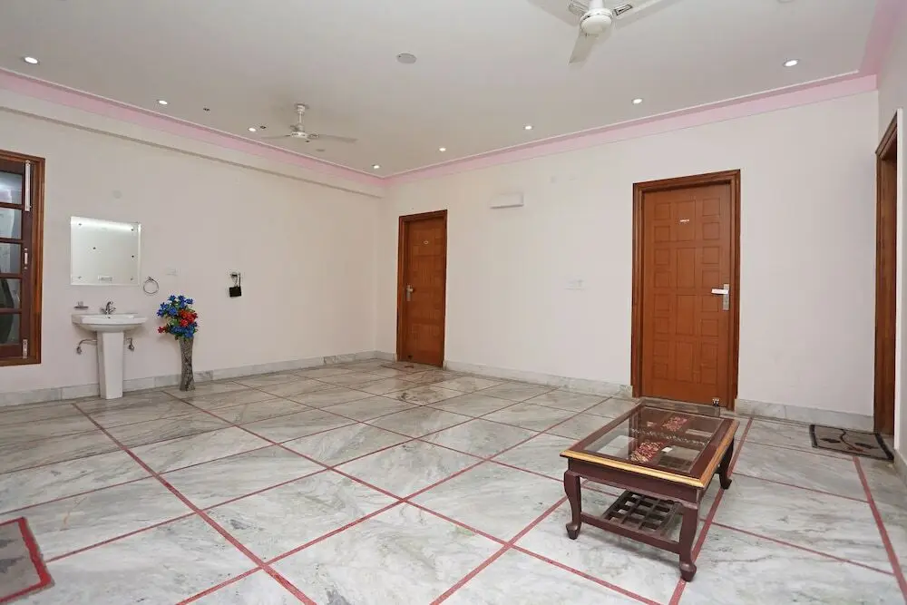 Гуруграм: OYO 6602 Home Stay Jannat Residency