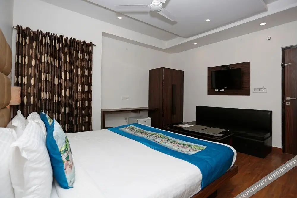 Джайпур: OYO 10433 Hotel Meenakshi