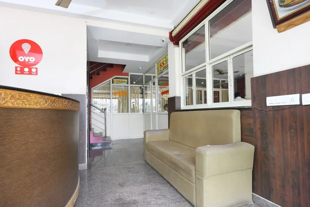Тирупати: Oyo 6637 Hotel Bvn Grand