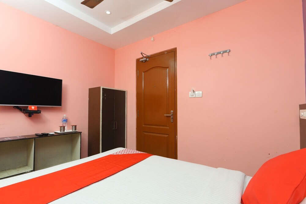 Тирупати: Oyo 6637 Hotel Bvn Grand