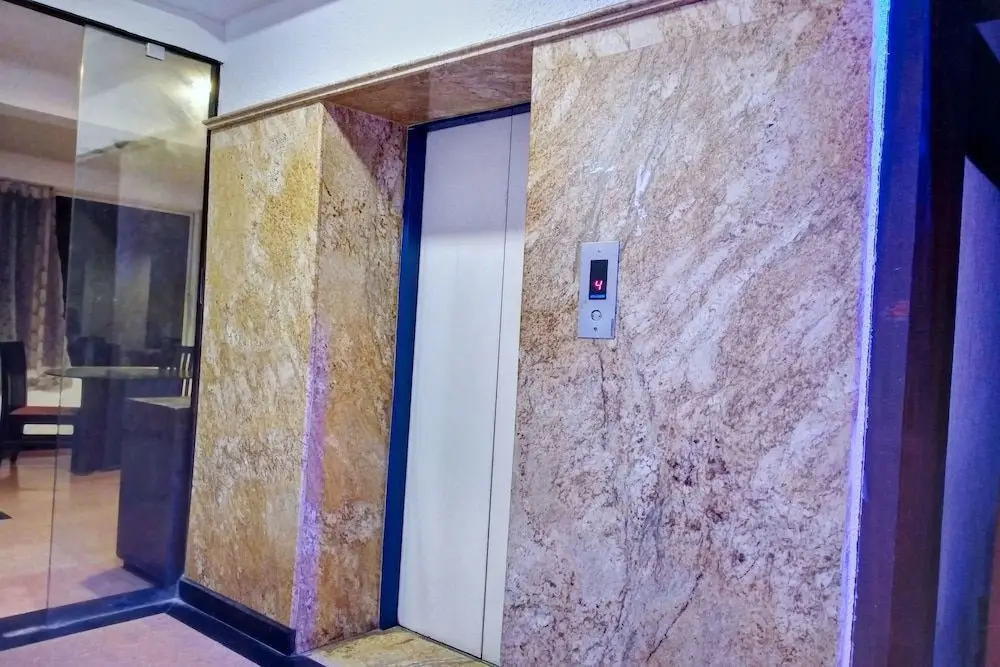 Бангалор: OYO 10437 Hotel Hibiscus INN