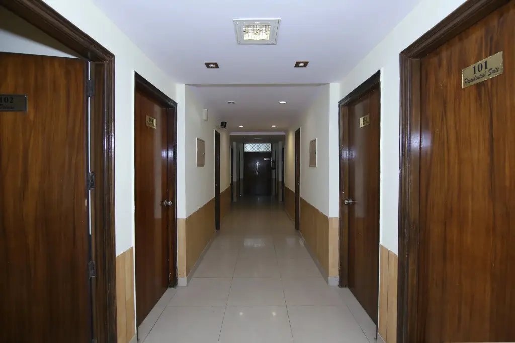 Нойда: OYO 8876 Hotel Sarthi