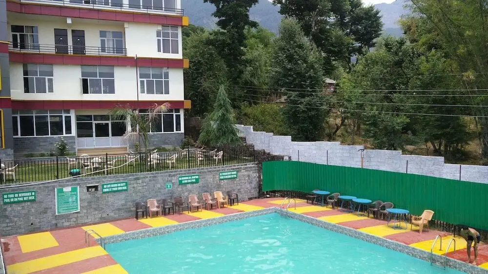 Кангра: OYO 7026 Highland Village Resort