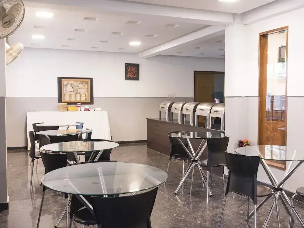 Бангалор: Oyo 3740 Golden Sands