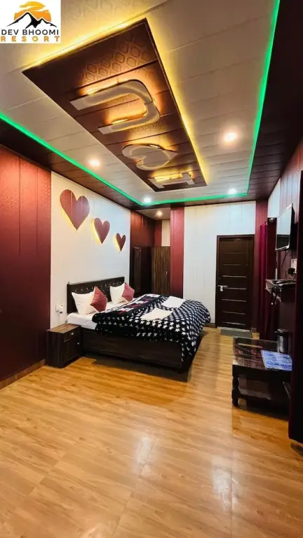 Канатал: Dev Bhoomi Resort