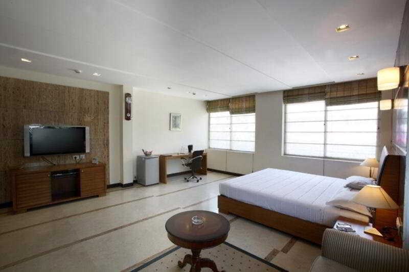Бангалор: Oriental Suites Lady Curzon Road