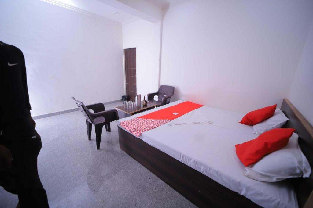 Агра: OYO 91124 Hotel A S Palece