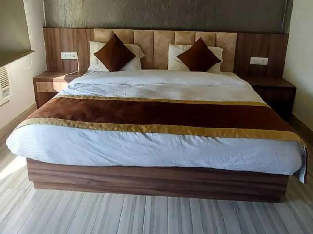 Барейлли: Oyo 700769 Sparsh Village Club