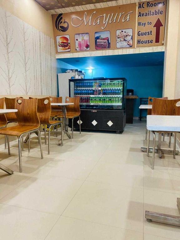 Алипур: OYO Mayura Guest House