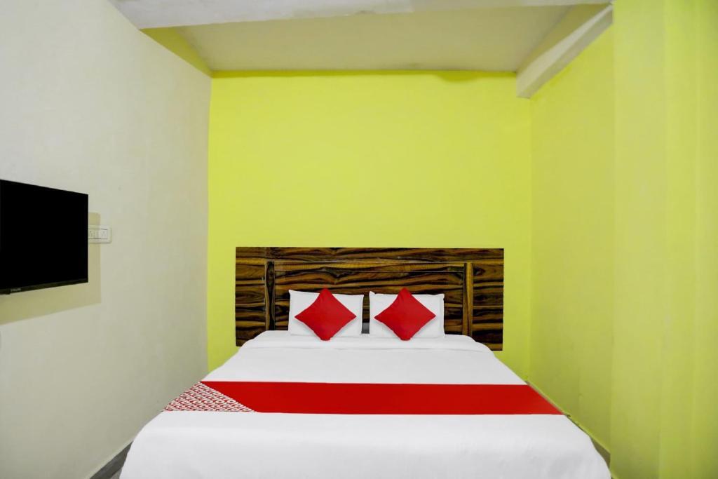 Алипур: Flagship Deva Guest House Near Johari Enclave Metro Station