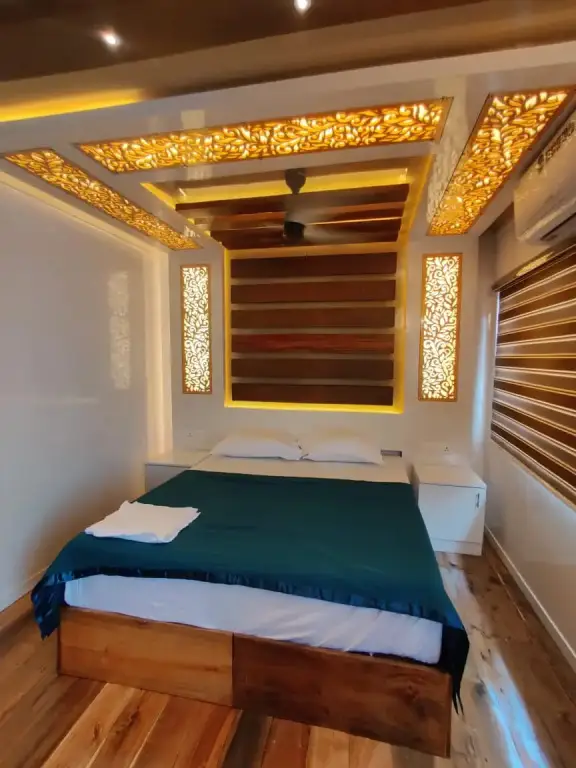 Аллеппи: Cosy Houseboat