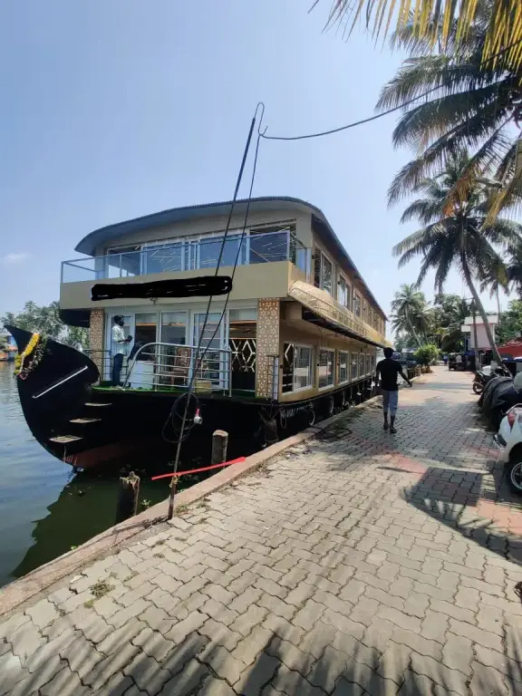 Аллеппи: Cosy Houseboat