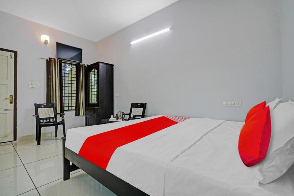 Аллеппи: OYO Flagship 808201 Hornbill Residency