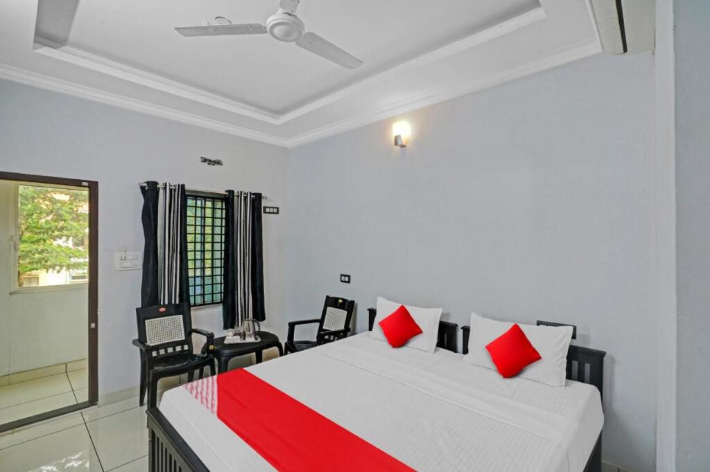 Аллеппи: OYO Flagship 808201 Hornbill Residency
