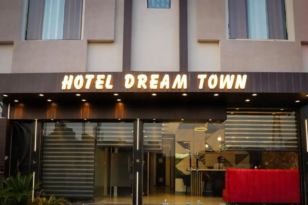 Hotel Dream Town — фото 1