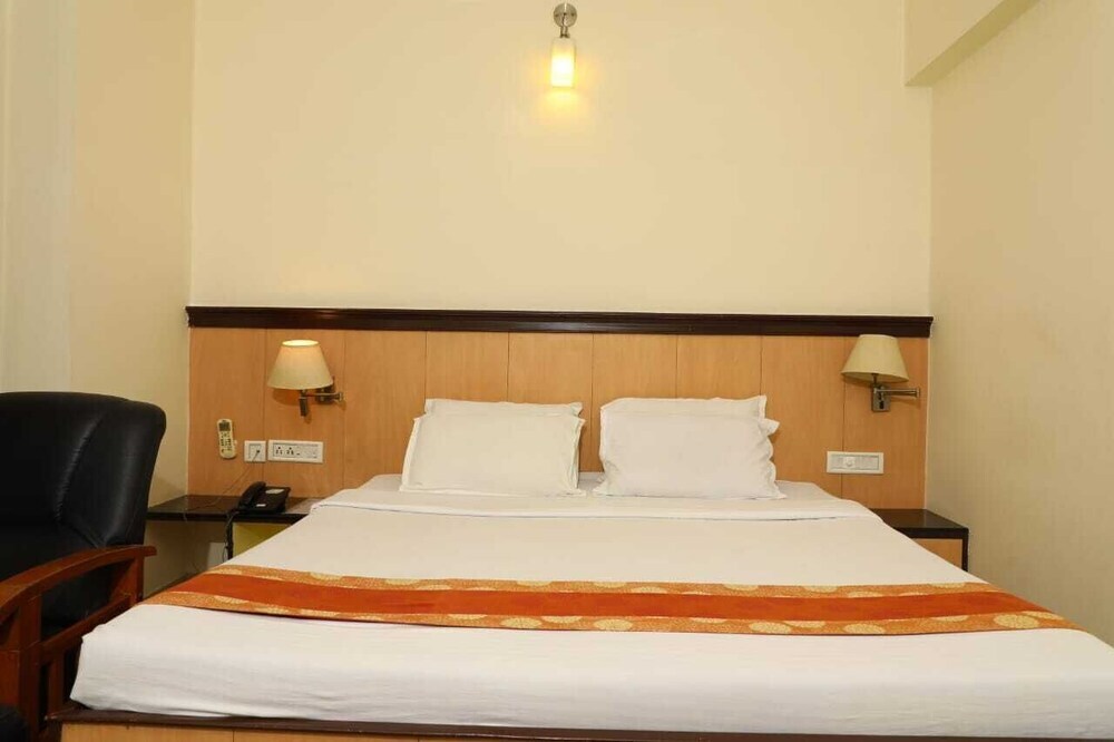 Салем: Hotel Shrie Shannth