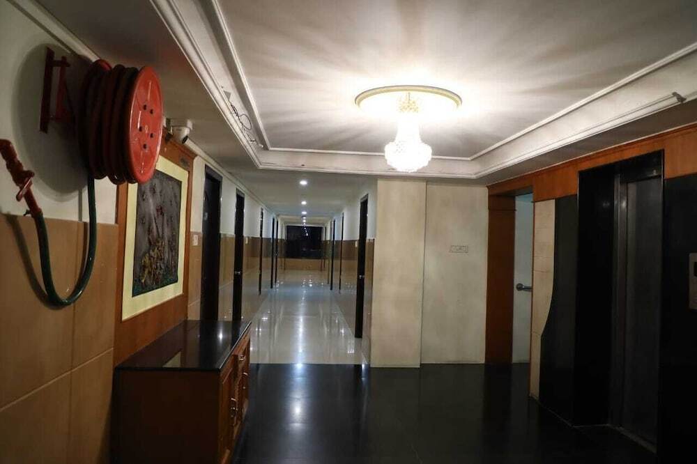 Hotel Shrie Shannth — фото 1