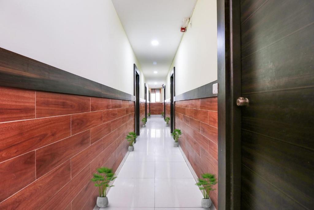 Бангалор: Oyo Hkh Homes Near Royal Meenakshi Mall