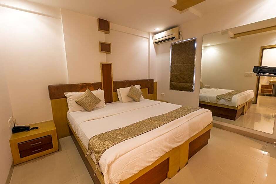 Бангалор: Krishinton Suites