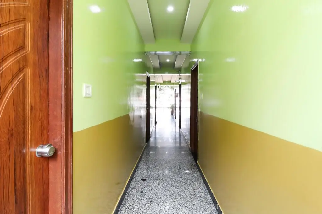 Бангалор: OYO 2318 Hotel Palm Emirates