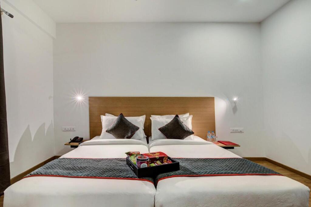 Буландшар: OYO 704010 Hotel Sunrise
