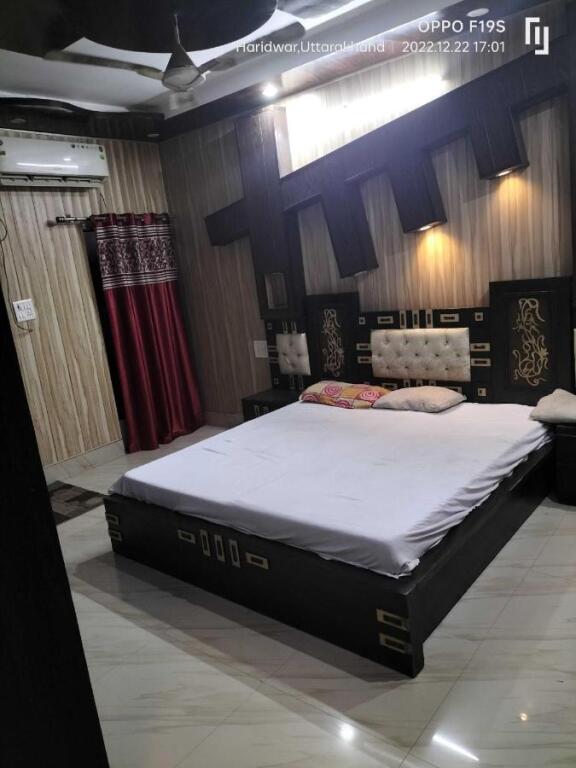 Бахадрабад: OYO 80608 K Krishna Residency