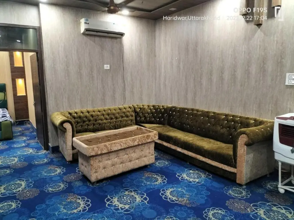 Бахадрабад: OYO 80608 K Krishna Residency