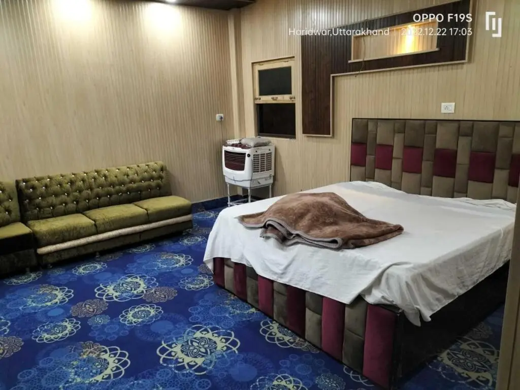 Бахадрабад: OYO 80608 K Krishna Residency