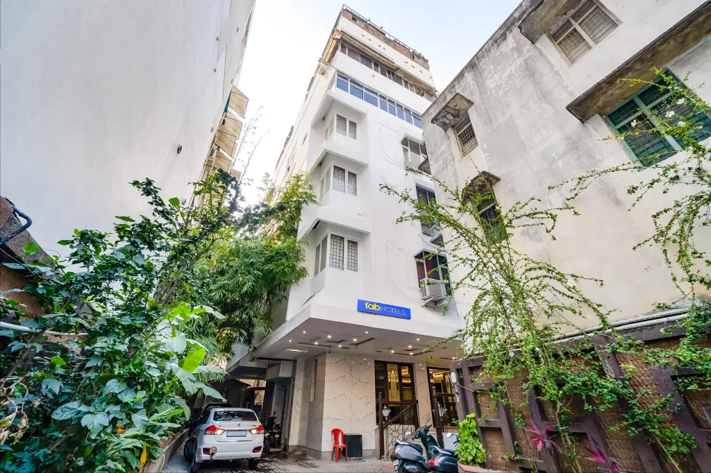 Fabhotel Royale Basant Residency — фото 1