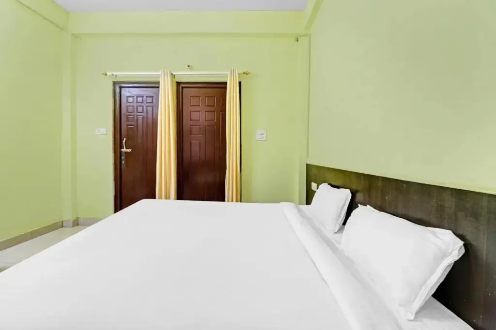Вриндаван: POP 703878 Ag Yamuna Palace