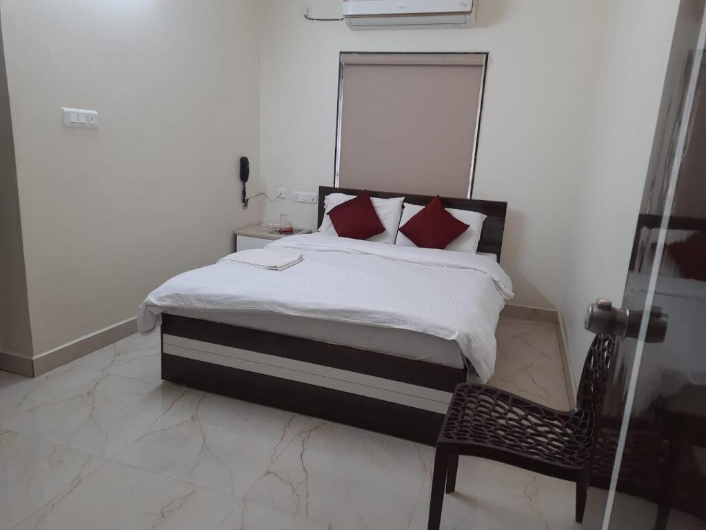 Висакхапатнам: Madhuram Residency Lodge