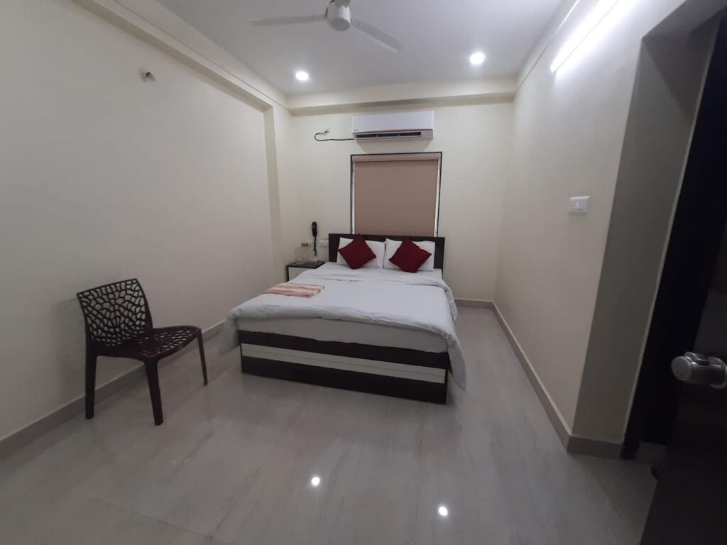 Висакхапатнам: Madhuram Residency Lodge