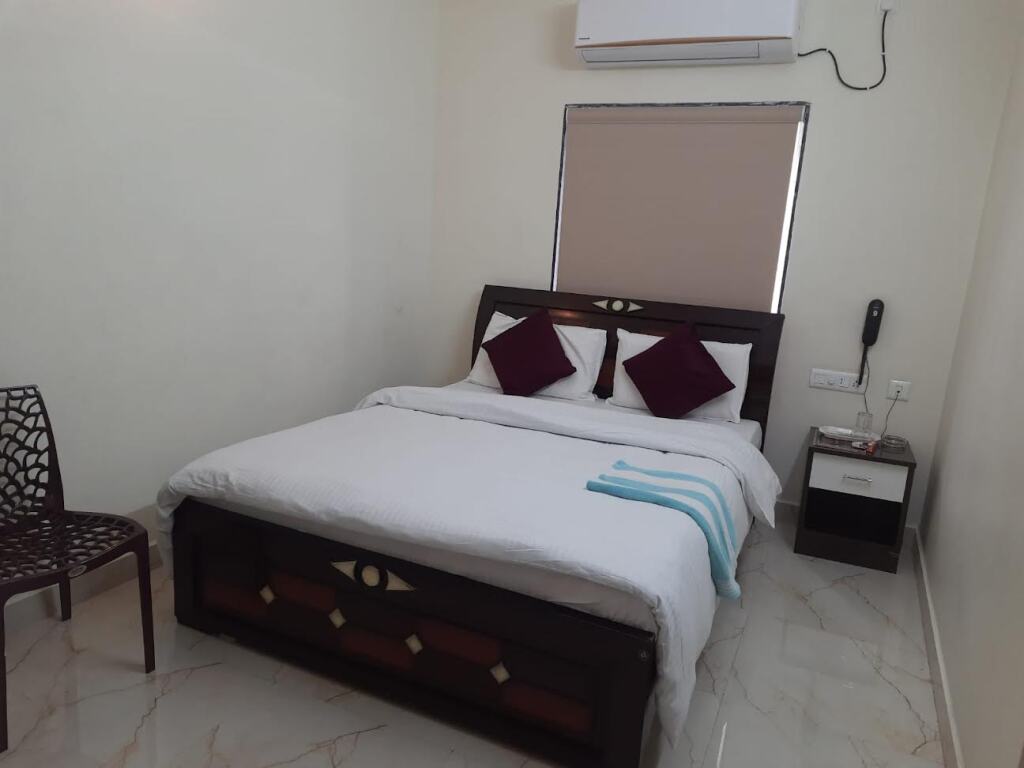 Висакхапатнам: Madhuram Residency Lodge