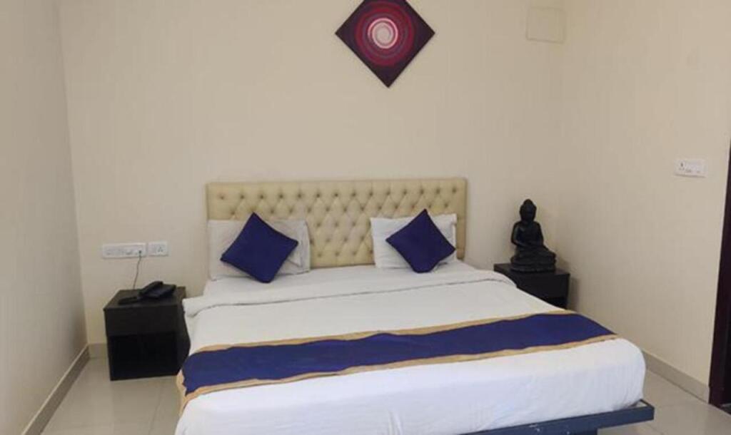 Бангалор: FabHotel Prime Leela Park