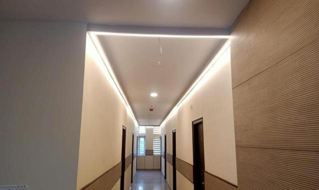Бангалор: FabHotel Prime Leela Park