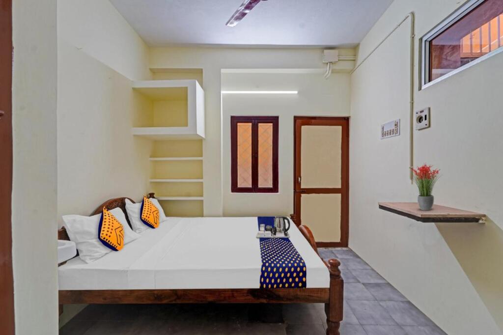 Вилуппурам: SPOT ON 701147 Sri Sakthi Guest House