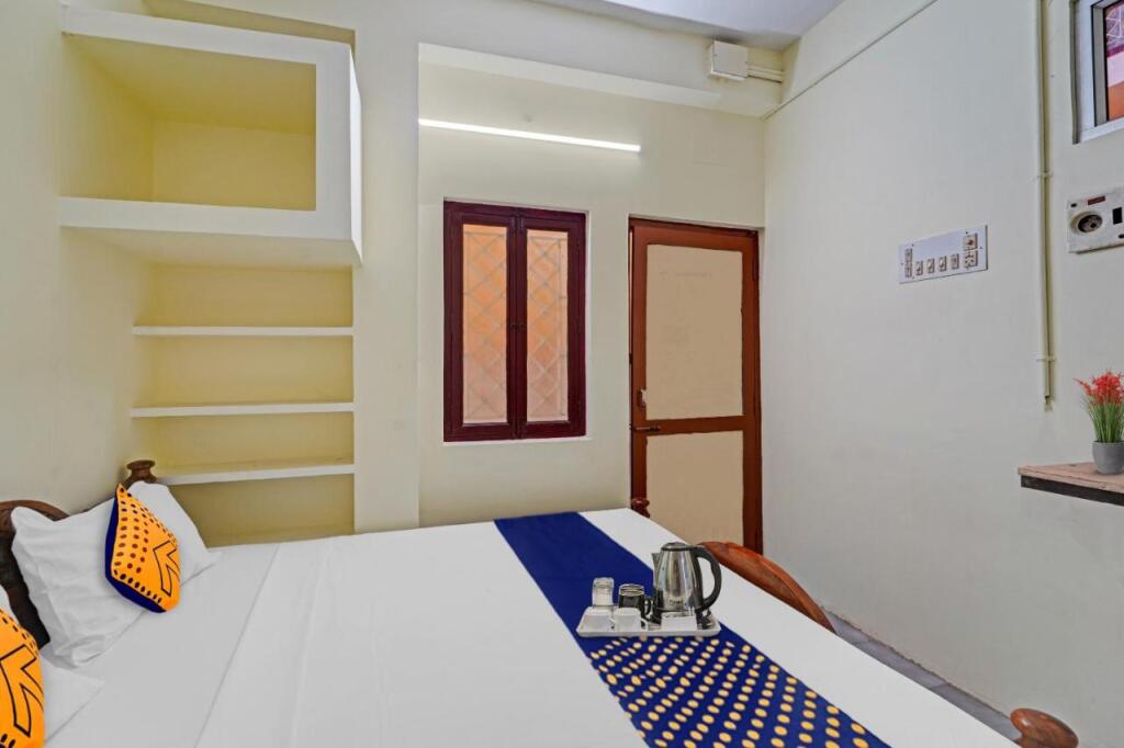 Вилуппурам: SPOT ON 701147 Sri Sakthi Guest House