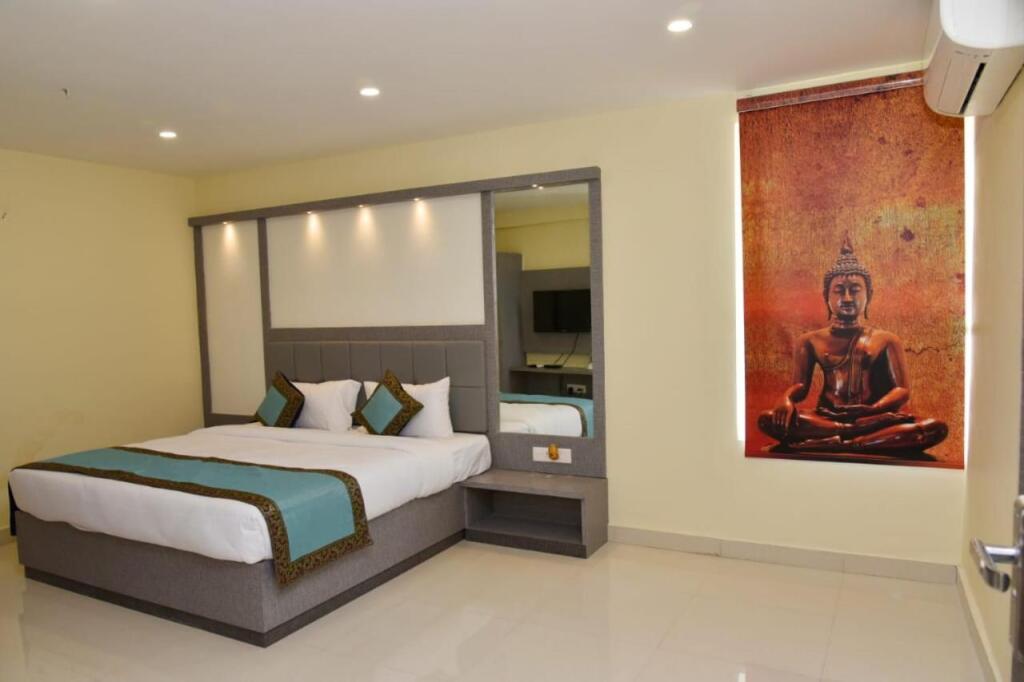 Варанаси: Hotel Tridev Grand
