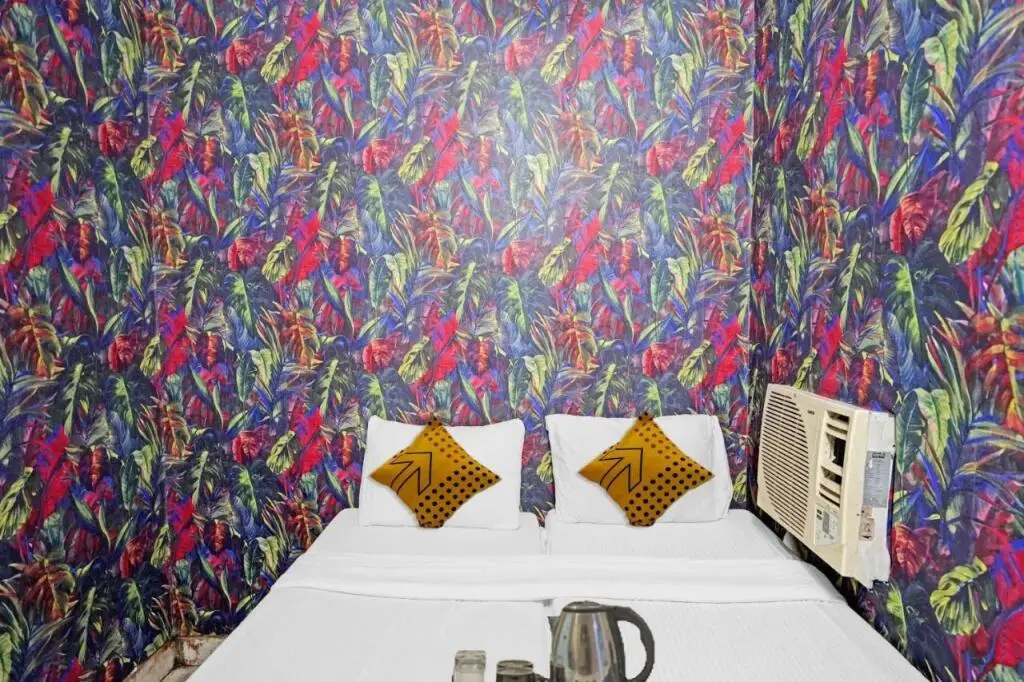 Барейлли: POP 701049 Hotel Blue Diamond