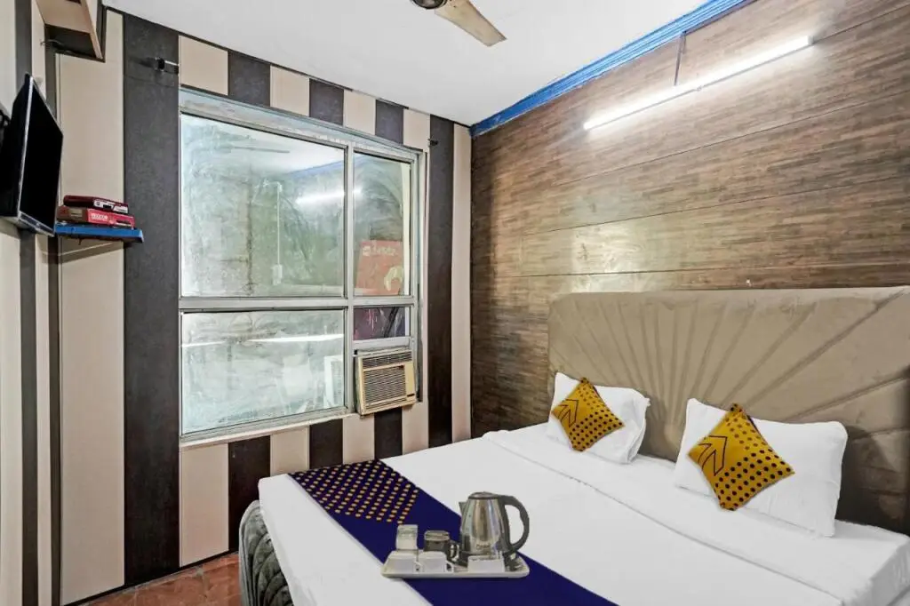 Барейлли: POP 701049 Hotel Blue Diamond