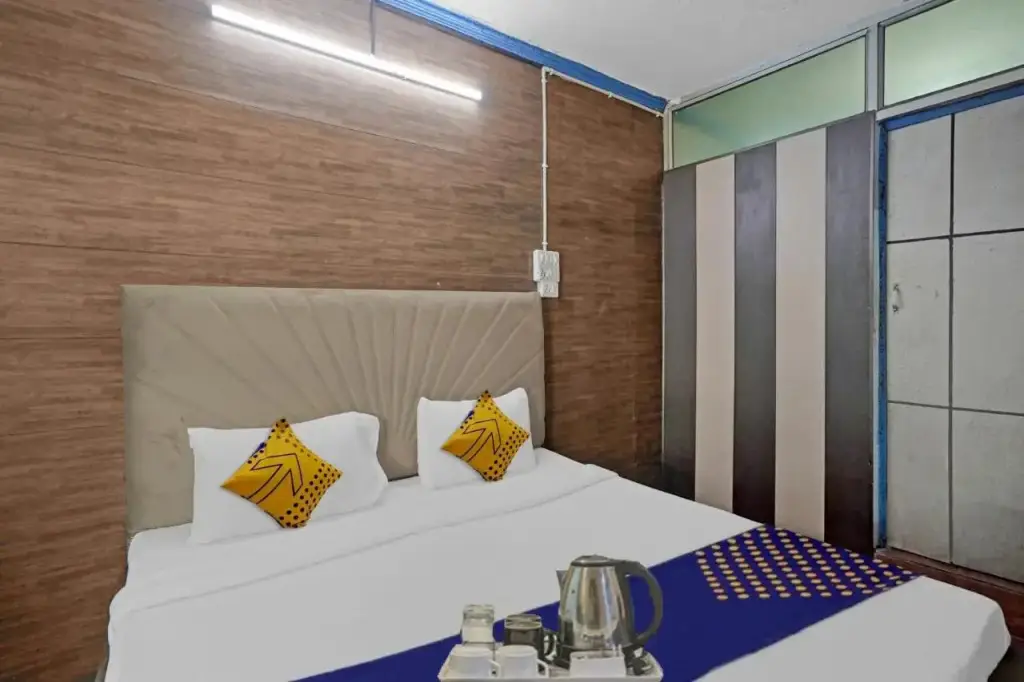 Барейлли: POP 701049 Hotel Blue Diamond